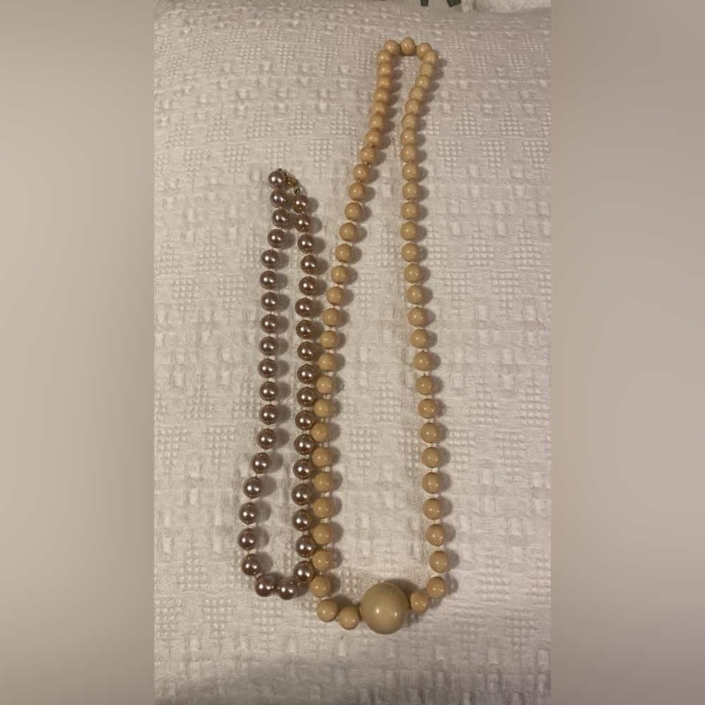 Elegant Beige and Pearl Necklace Set
